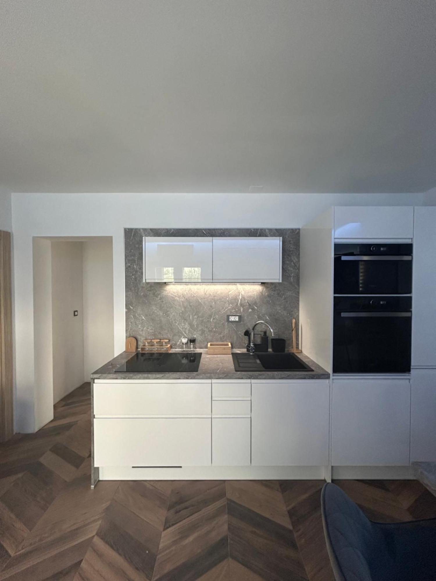 Delfa Luxe Apartament *